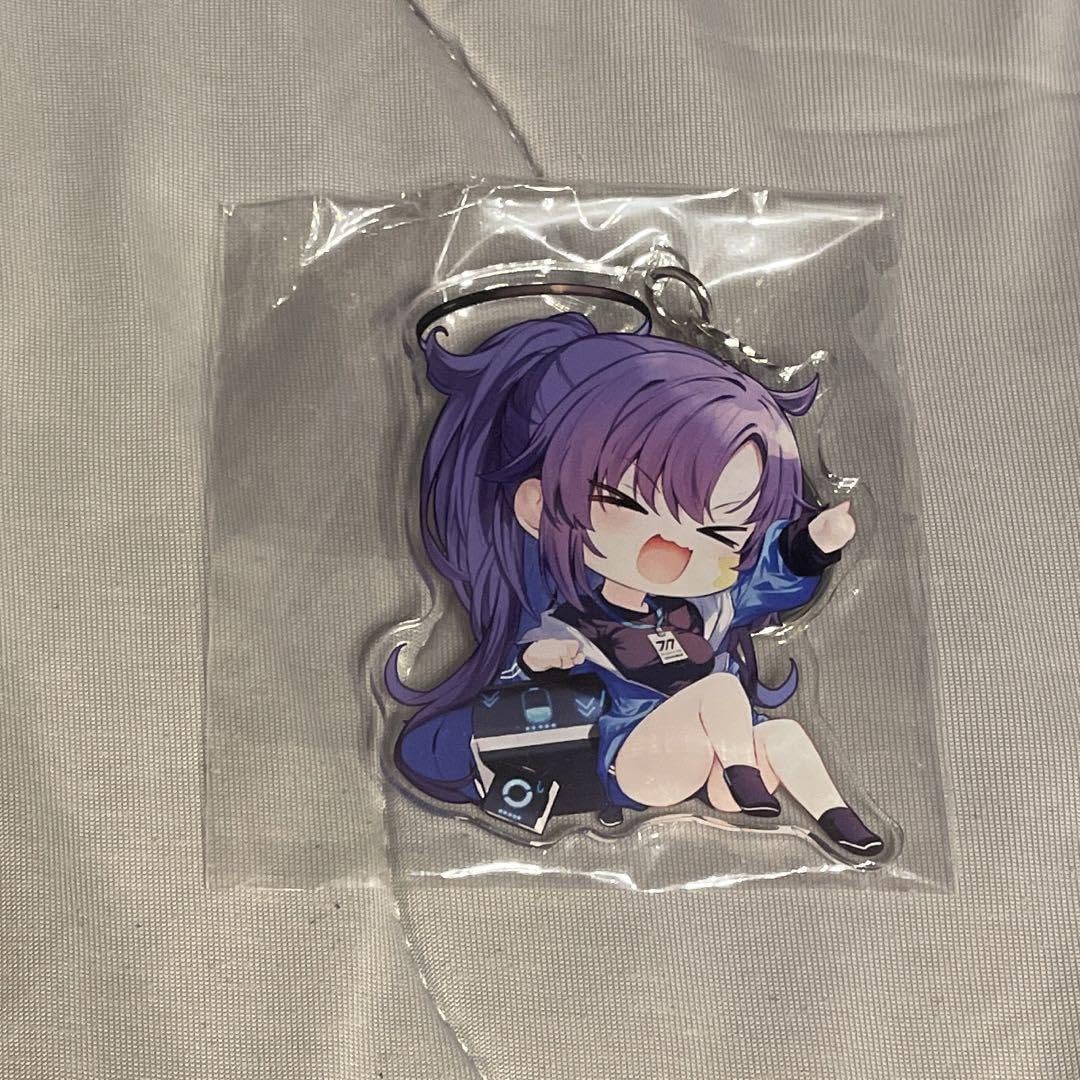 Amazon.co.jp: ブルアカ ユウカ アクリルキーホルダー : おもちゃ